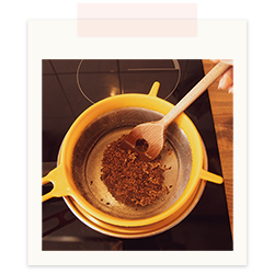 Photo graines dans le tamis.